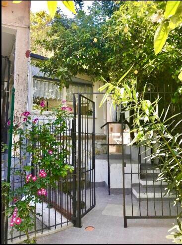 Garden House Apartments in Naples