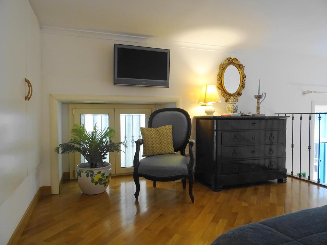 Mezzocannone Holiday House 1