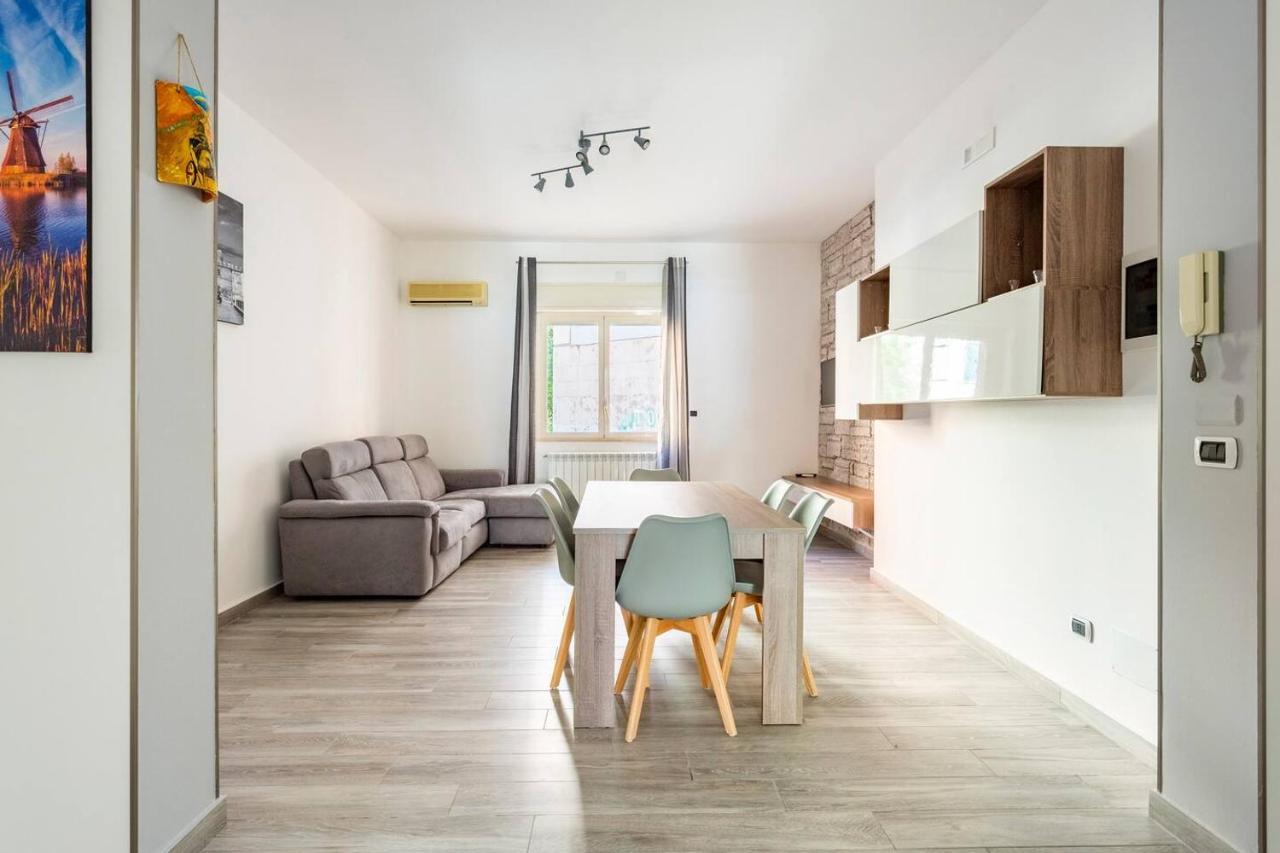 E.R. Apartment 1