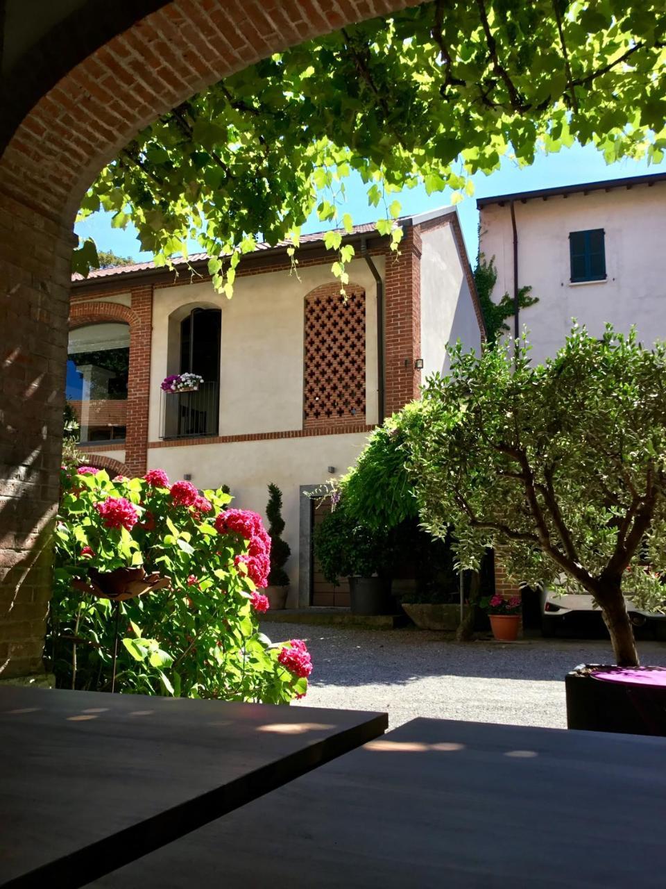 La Corte E L'uva 1