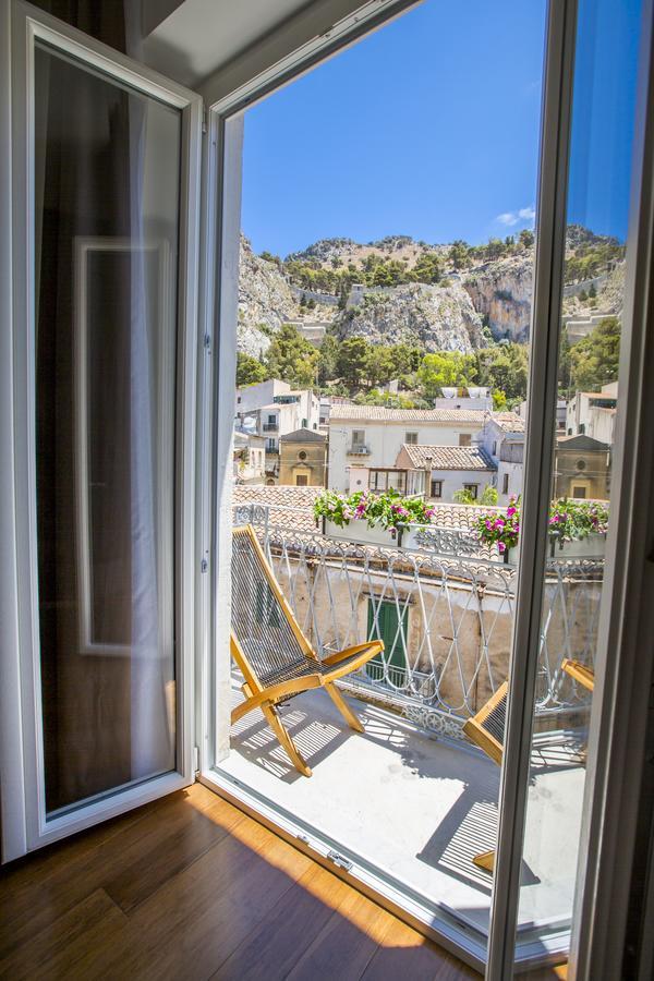 Cefalu Charme E Chic Suites 1