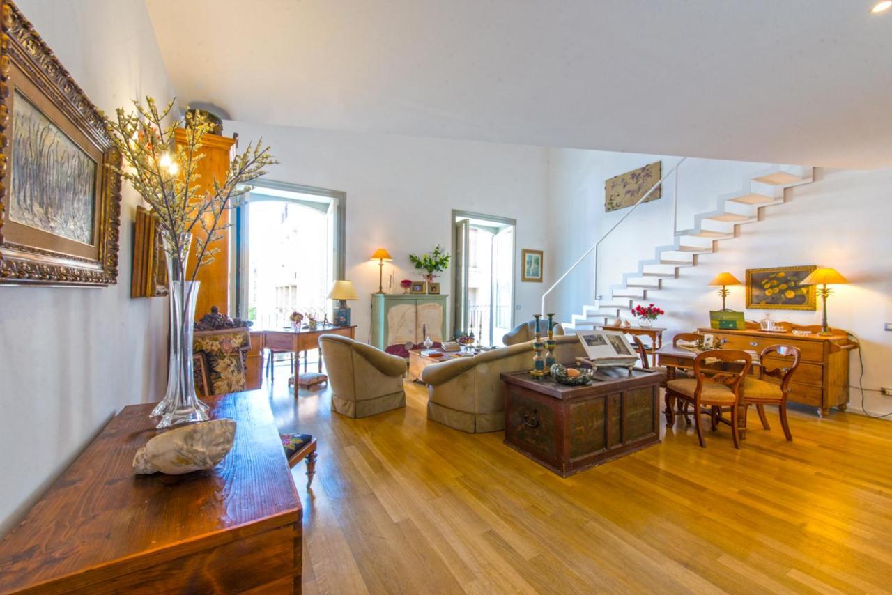 Charming Apartment in the City Center by Wonderful Italy 2