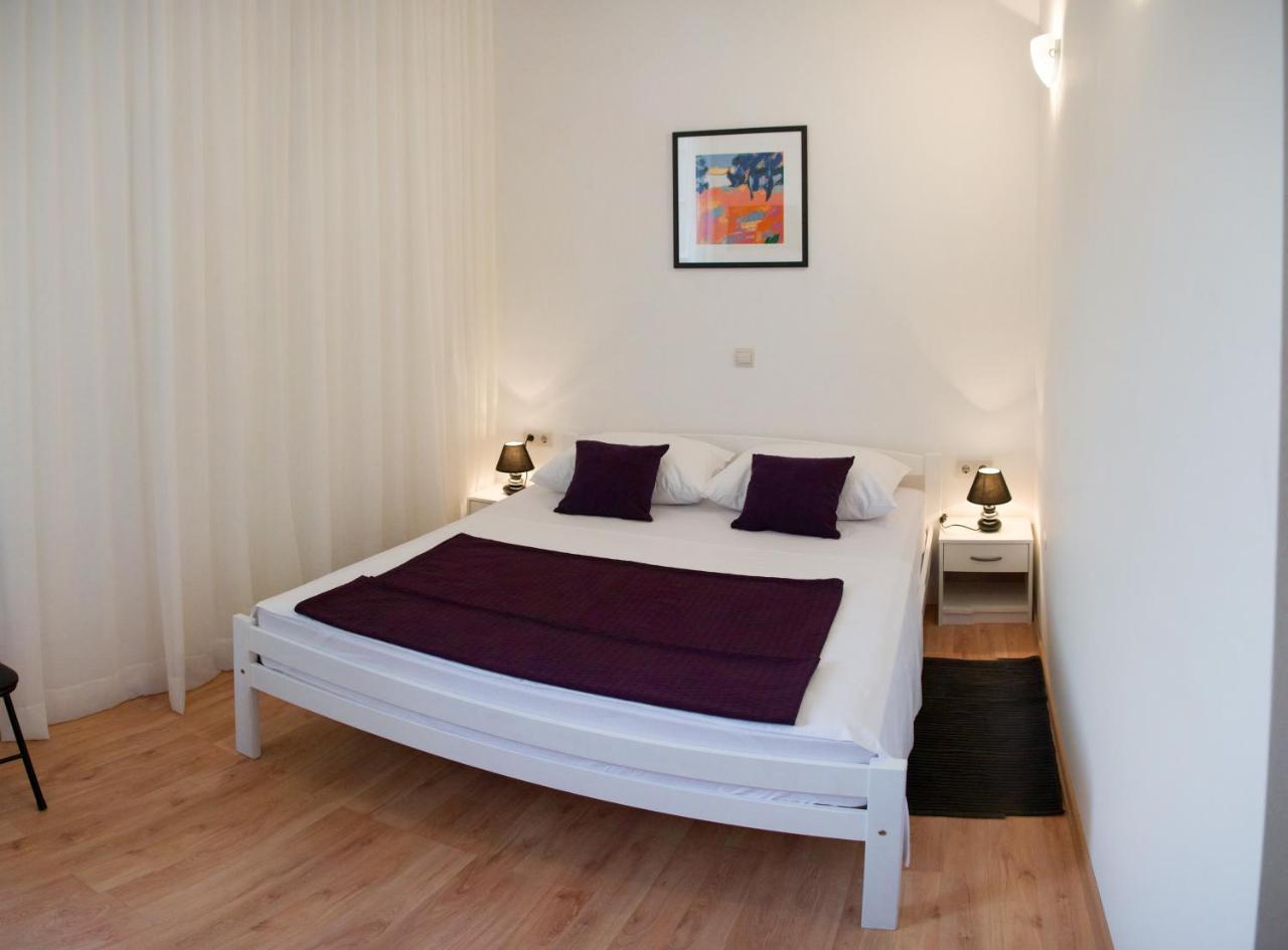 Room Placeforyou 1
