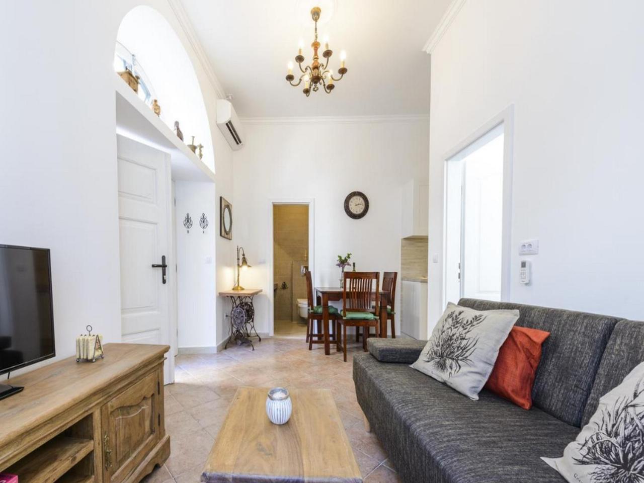 Apartments Franka Old Town 1