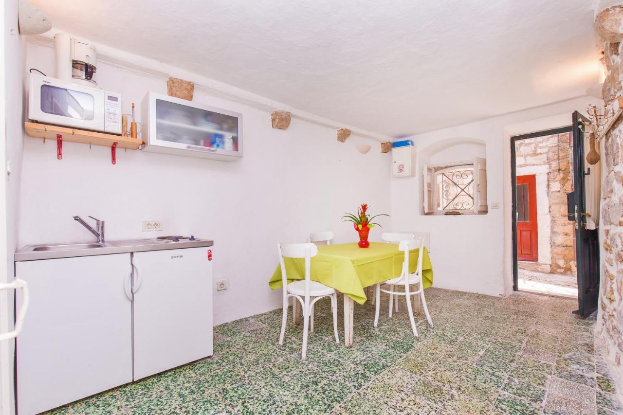 Peti Apartment 2