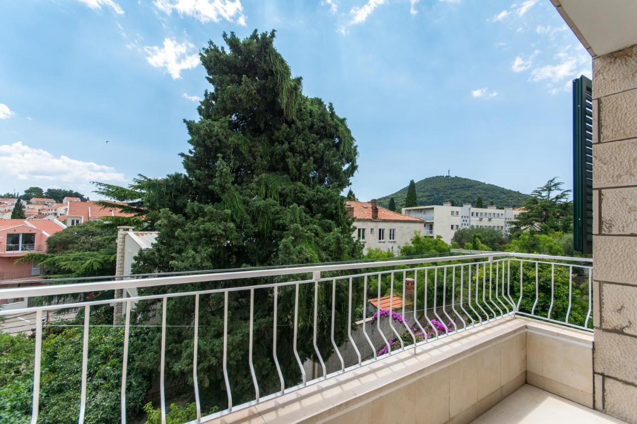 Flora Three Bedroom Apartment Near Beach 2