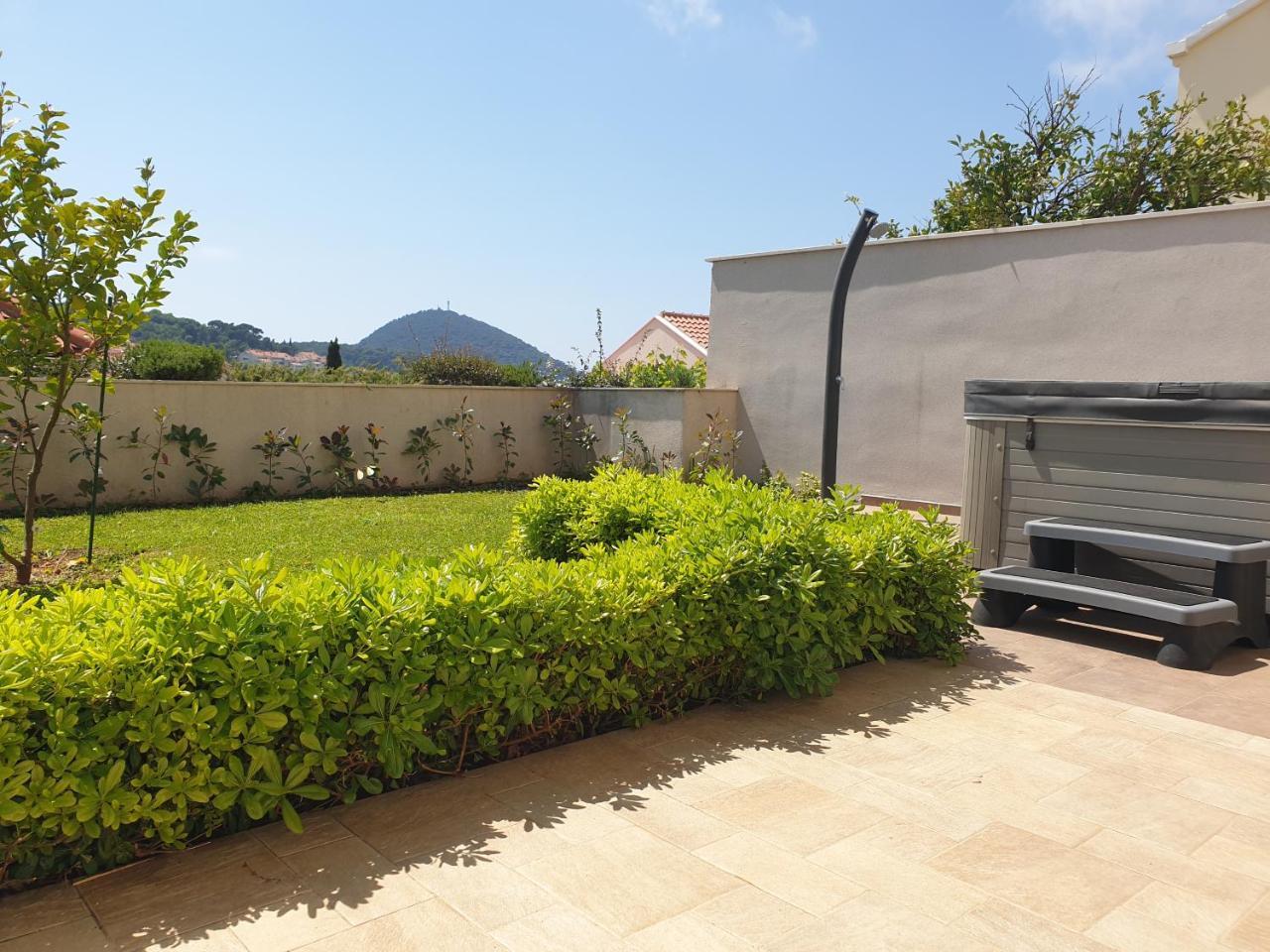 Abelia, Two Terraces, Hot Tub, Free Parking 2