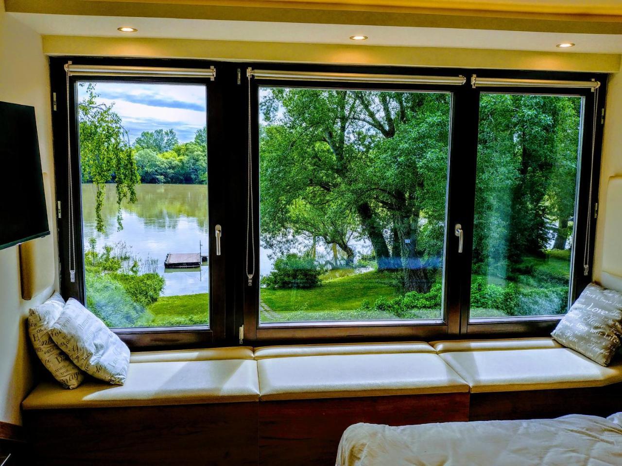 Vizparti Apartmanhaz