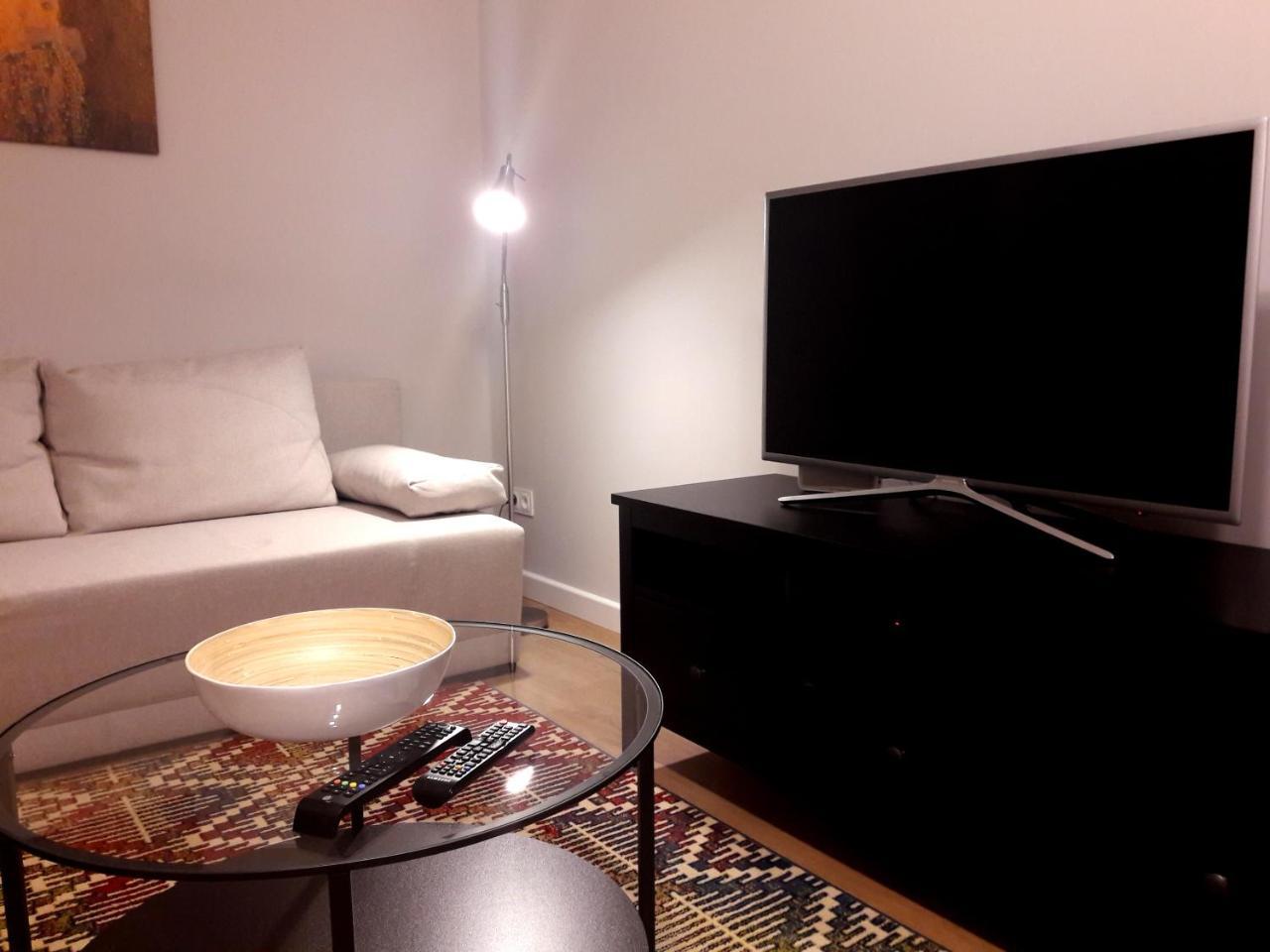 Modern & Quiet in Royal Wilanow with Netflix