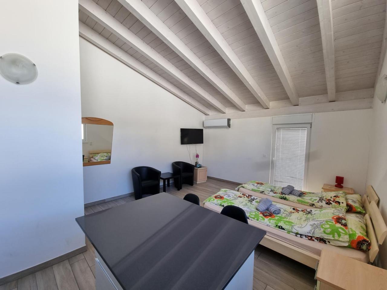 Bellinzona Rooms 2