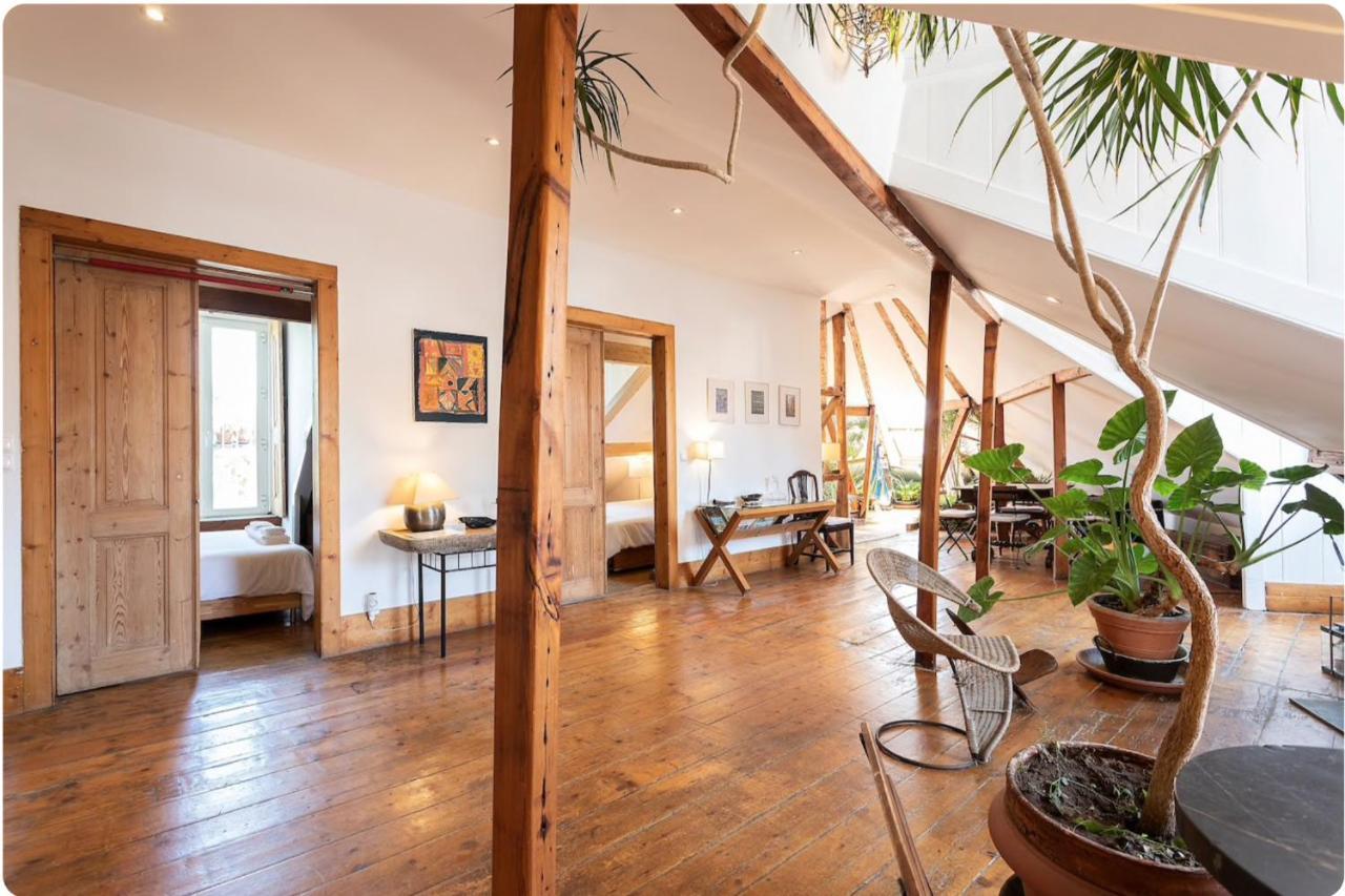 Charming Central Sunny Penthouse 2