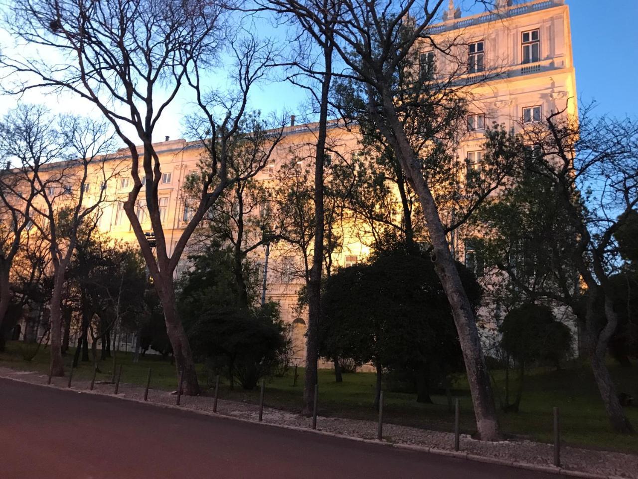 Excellent 2 Bedroom Apartment in Lisbon