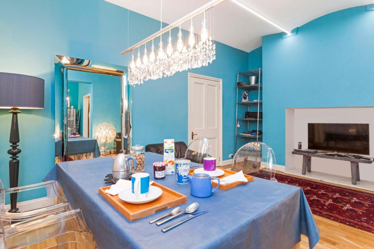 South Kensington Apartment X4 1