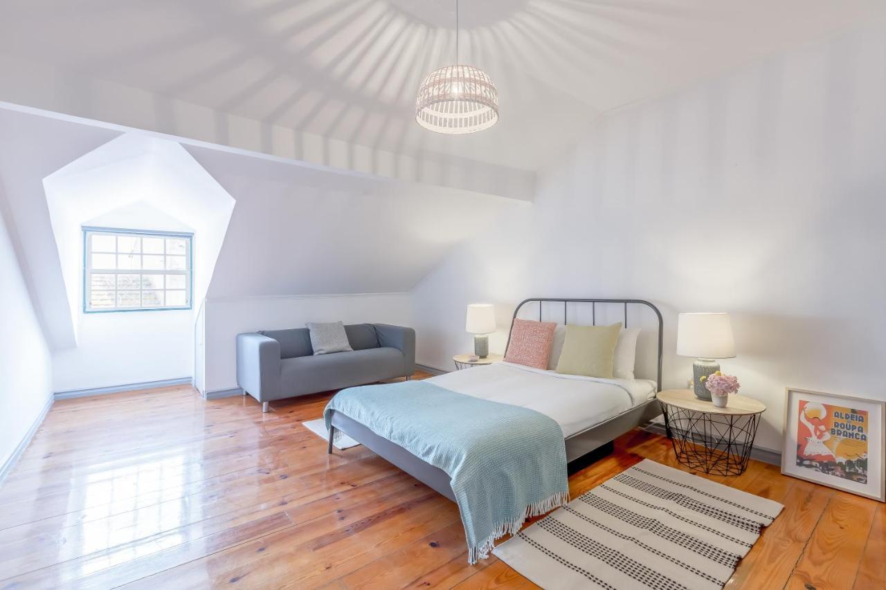 Bright & Spacious Alfama Apartment, by Timecooler 1