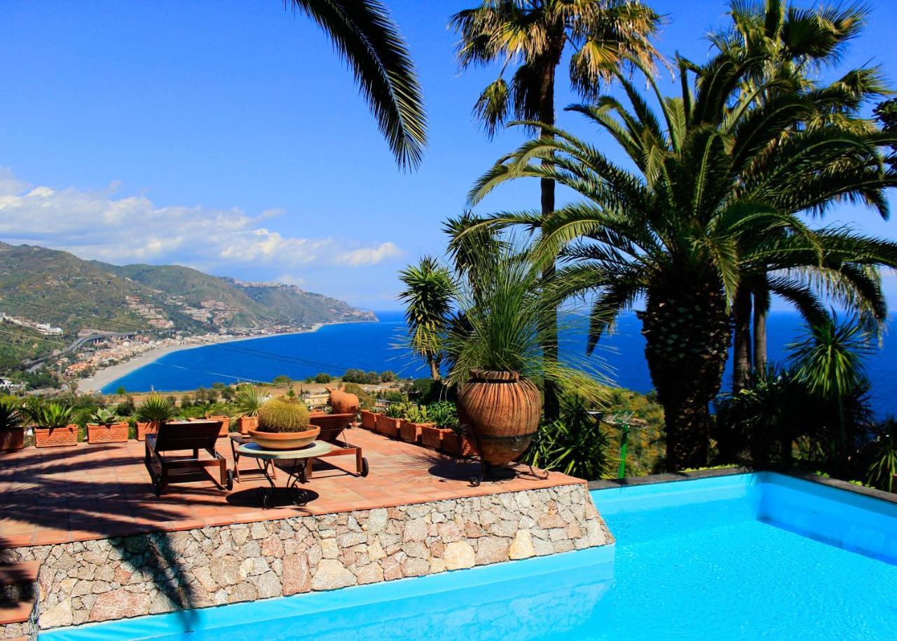 Villa Lou Taormina Exclusive Use of Pool 2