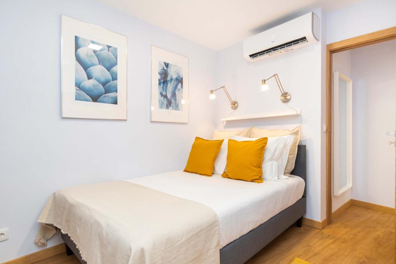 Perfect, Cool, Aircon, 2 Beds 2 Bath Best Location 1