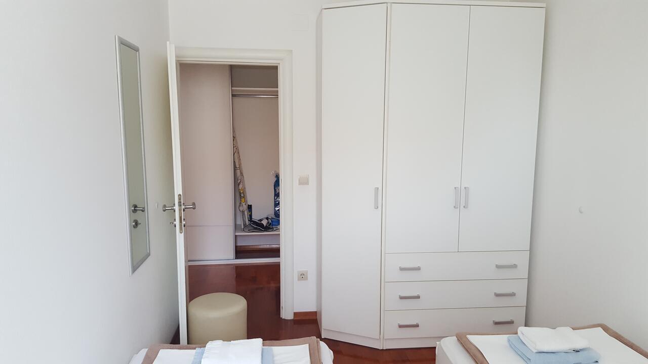 Apartments Laus 1
