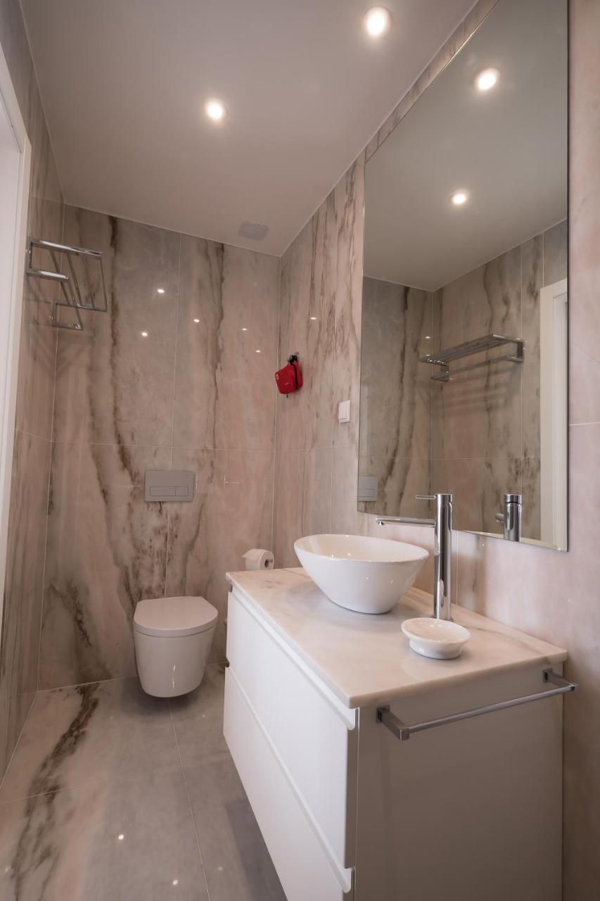 Castle Terrace Exclusive Apartment - Home by the Castle Apartment 2