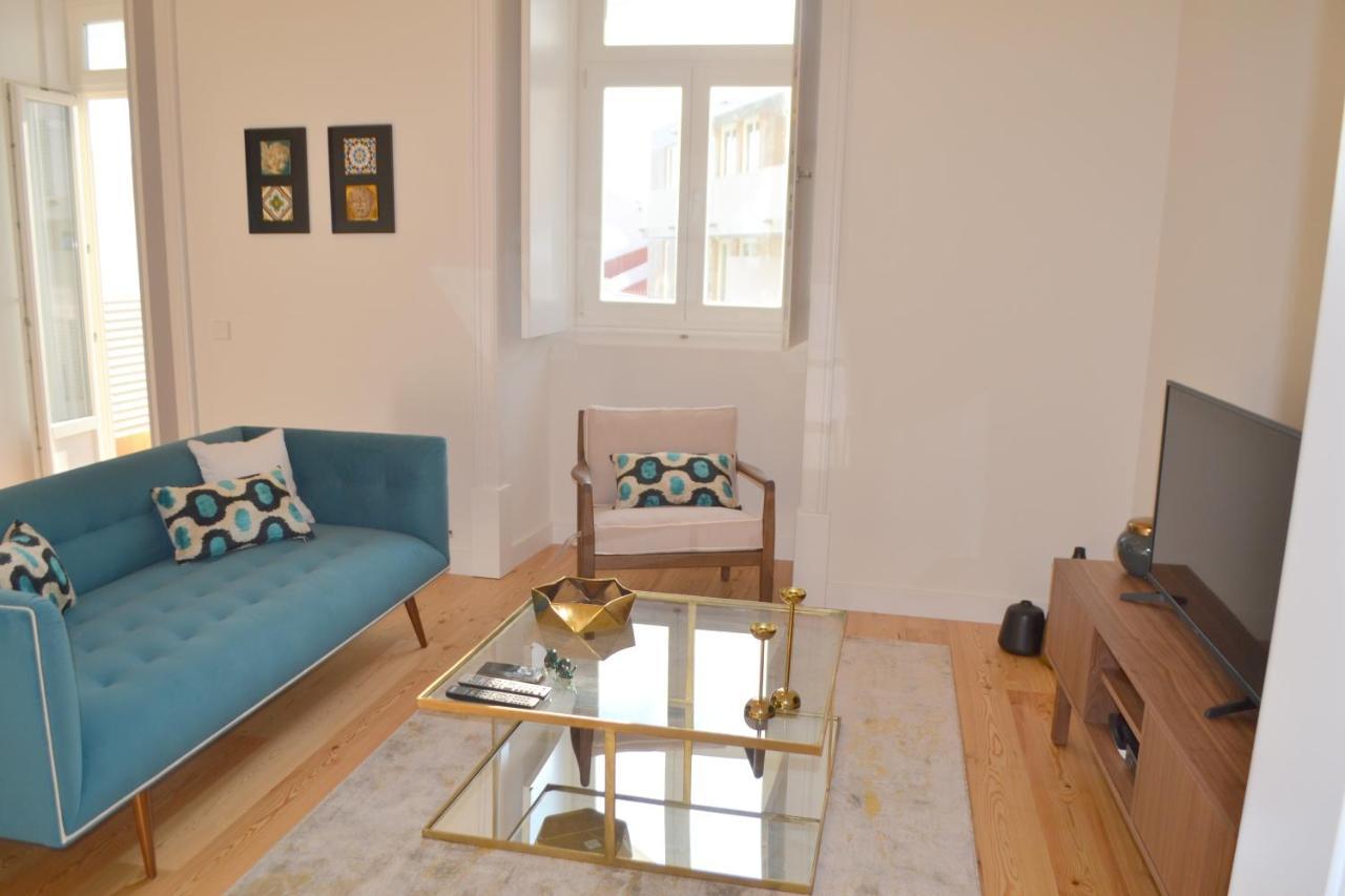 Tp Aura 19, Swimming Pool, Terrace & View 2