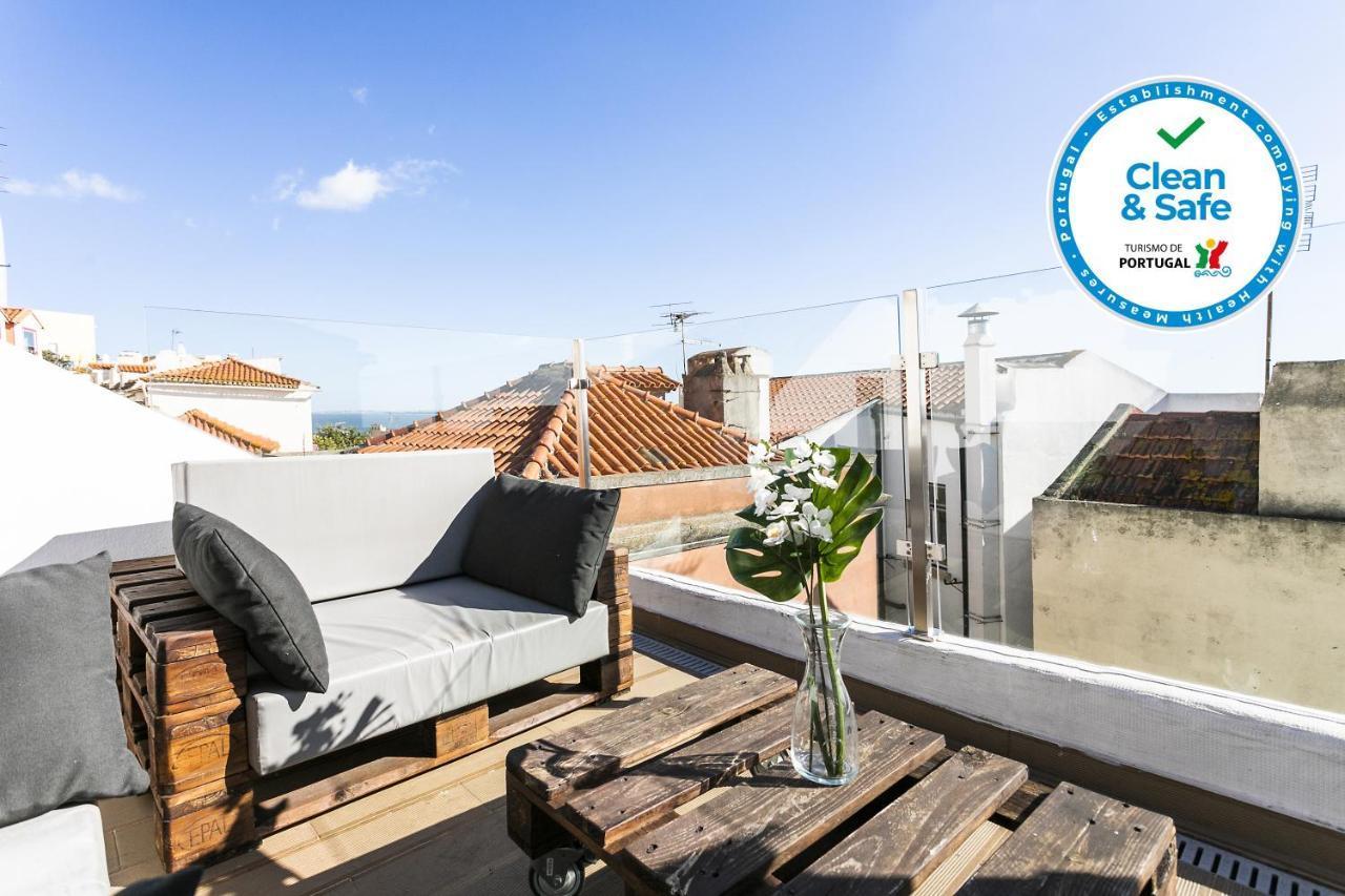 Cosy Alfama Hideout - with Rooftop Terrace
