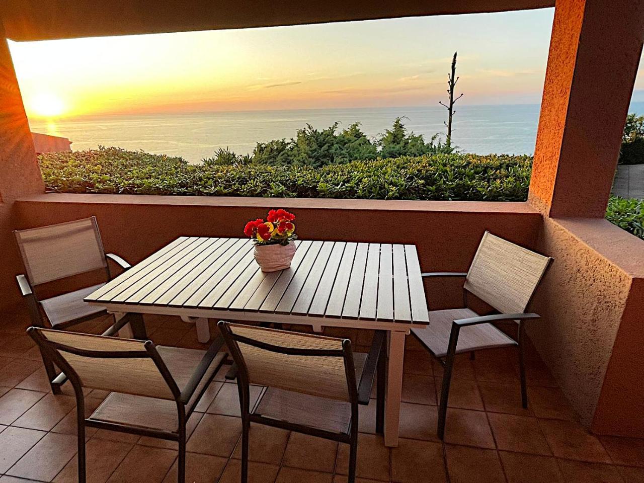 Villino Con Stupenda Vista Mare