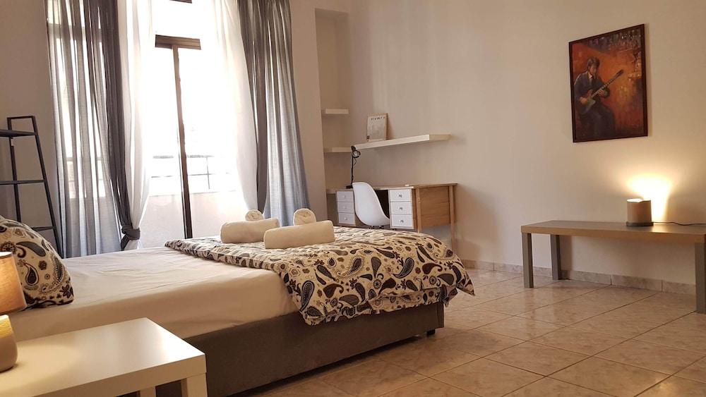 Palette Apartment