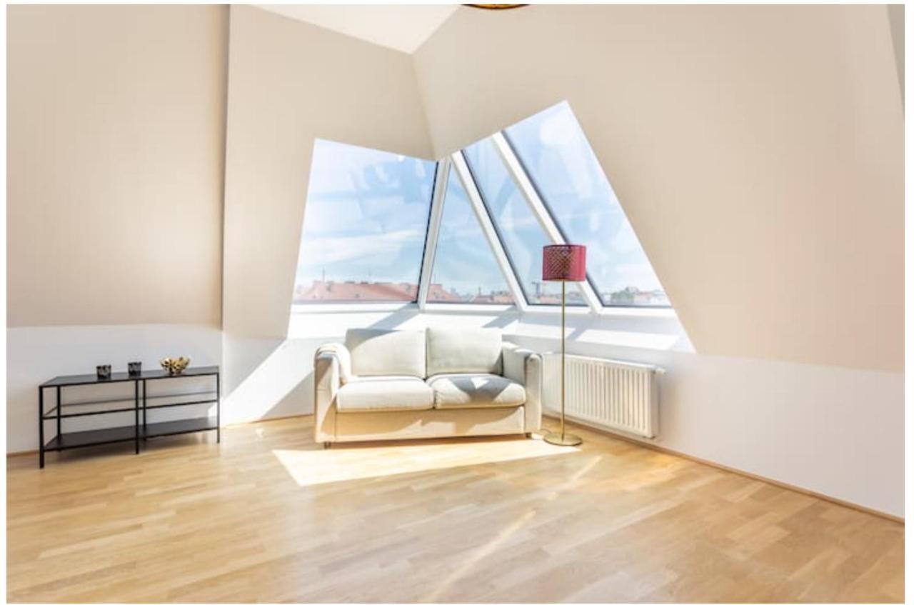 N45 · Penthouse Near Schoenbrunn. Amazing Terrasse! N45