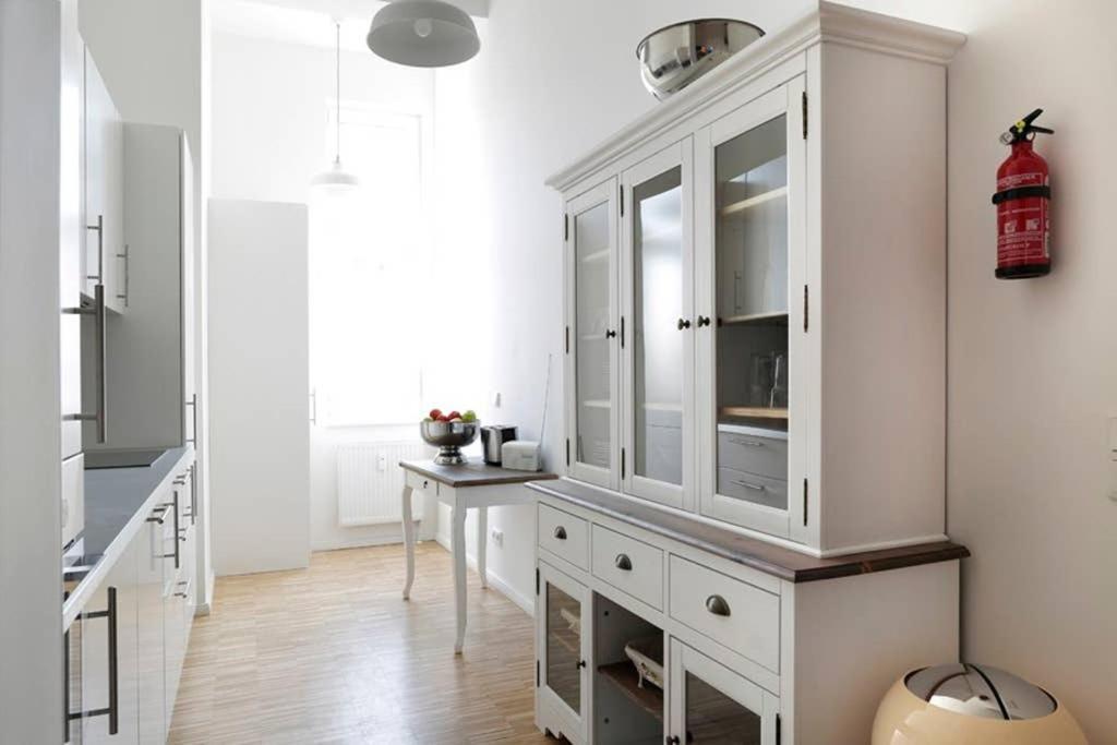 Sc 6 Cozy Family & Business Flair Welcomes You - Rockchair Apartments