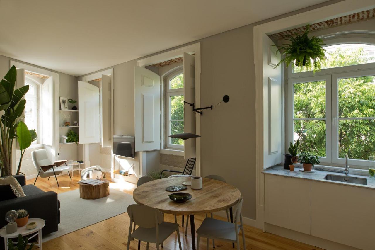 Update Urban Chic Flat in 19th Century Building 2 Bedrooms & 2 Bathrooms & AC Central Alfama District 1