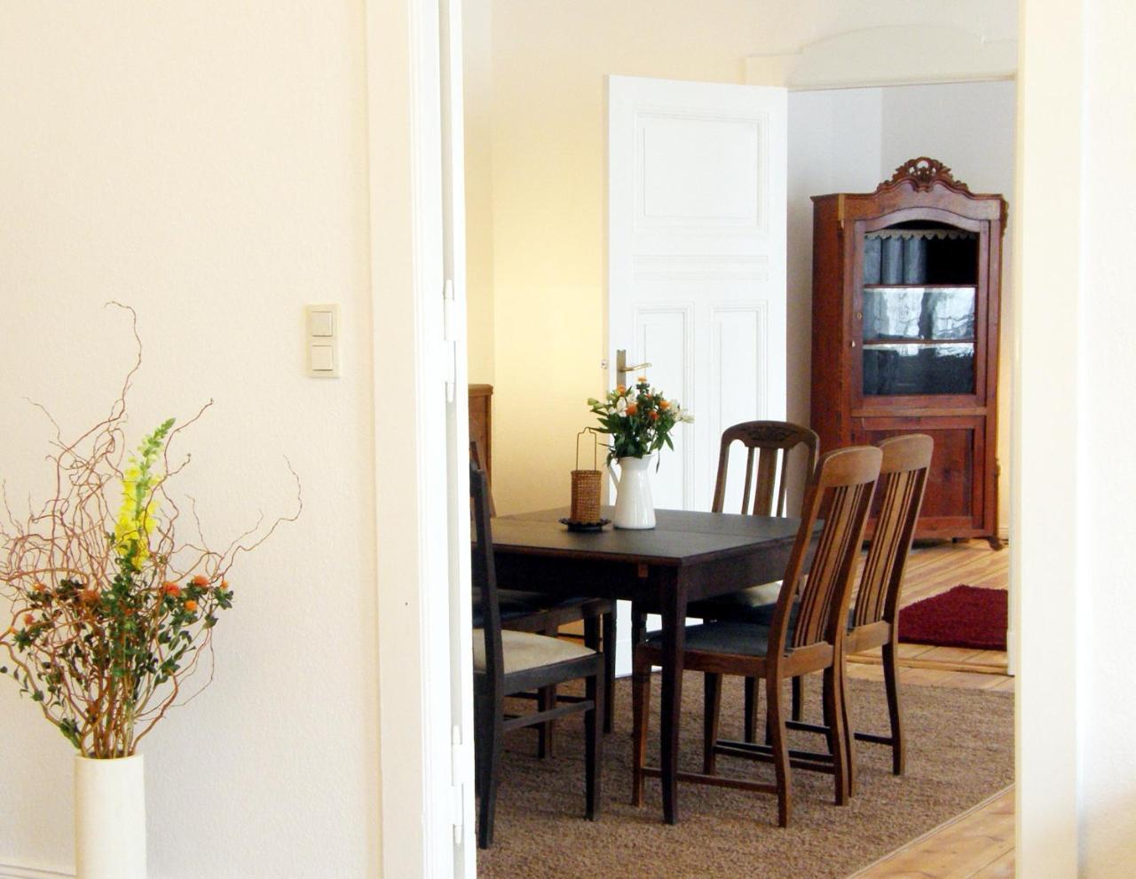 Elegante Altbauwohnung (Cb1)