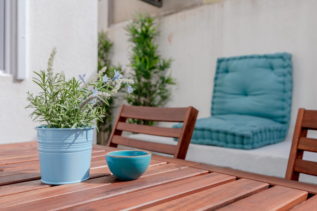 Sunny Apartment with Patio, by Timecooler 1
