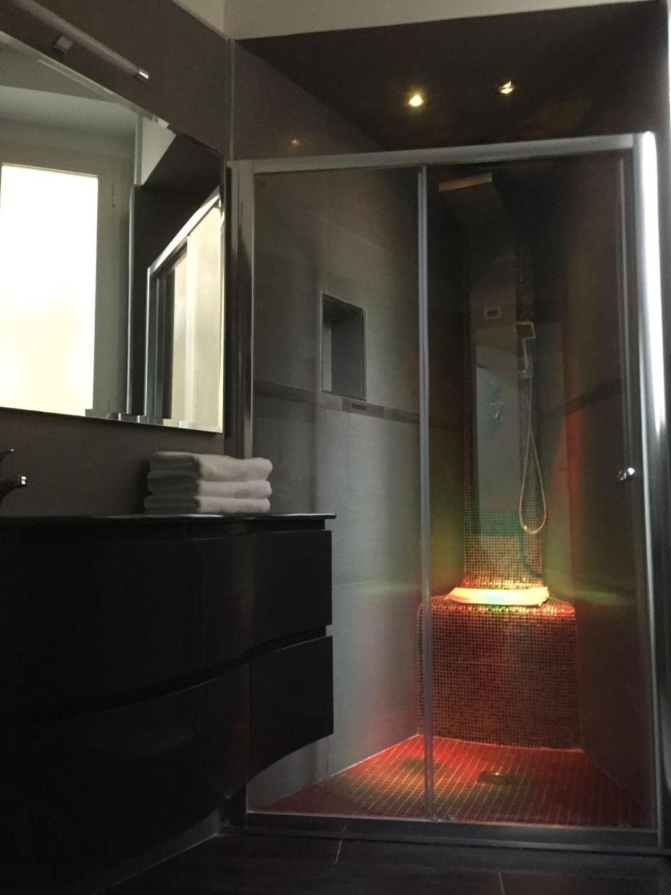 Mb95 - Mezzocannone Luxurious Bed&Breakfast 2