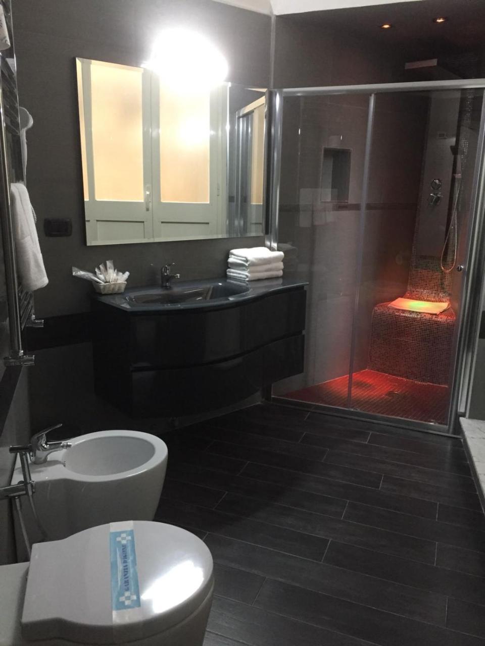 Mb95 - Mezzocannone Luxurious Bed&Breakfast 1