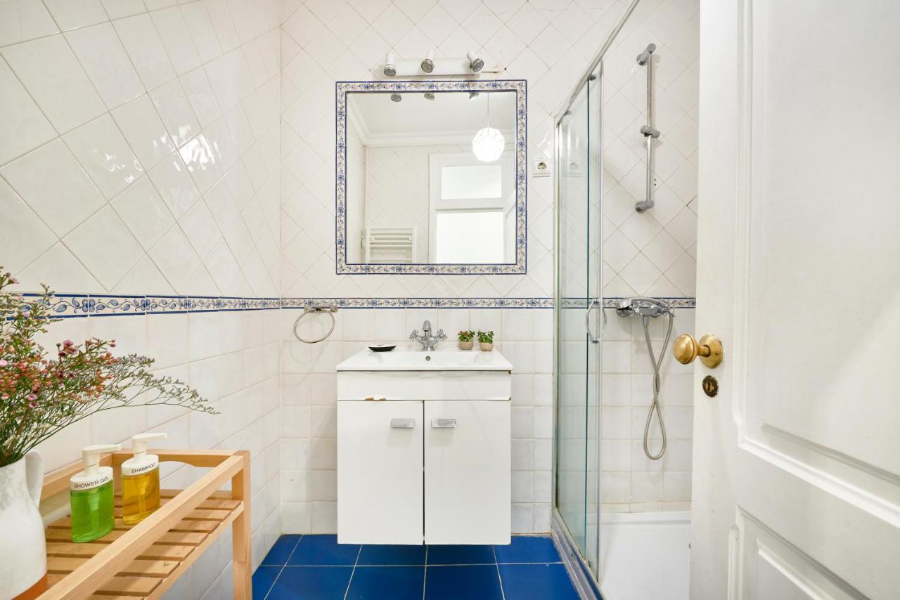 Spacious Bairro Alto Apartment with Courtyard, by Timecooler 1