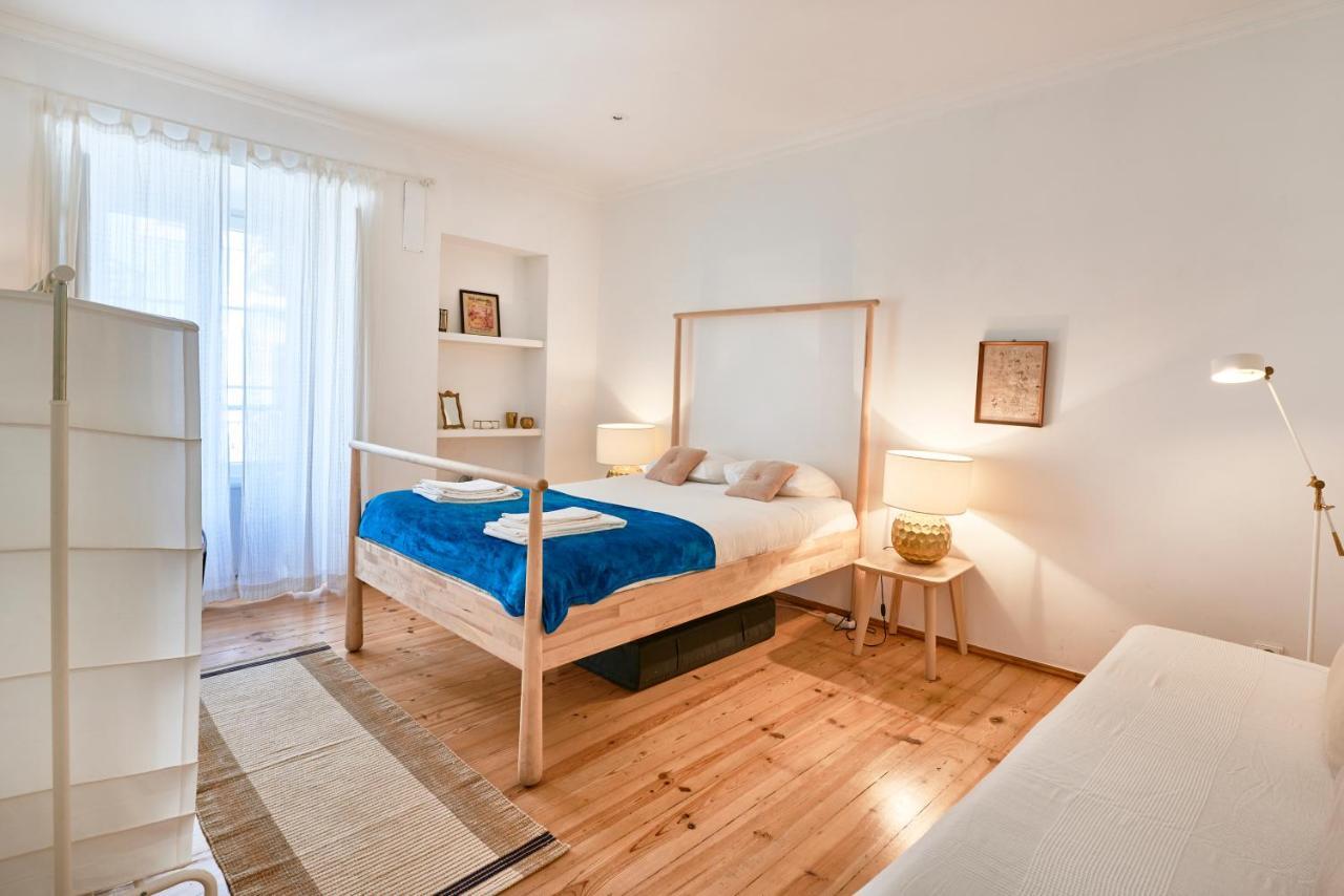 Spacious Bairro Alto Apartment with Courtyard, by Timecooler 2