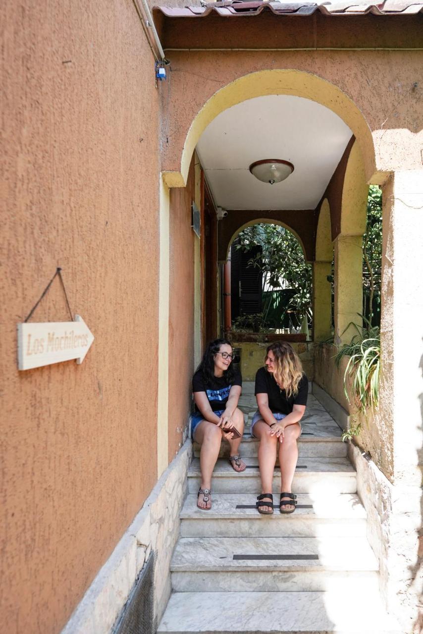 Los Mochileros Hostel 1