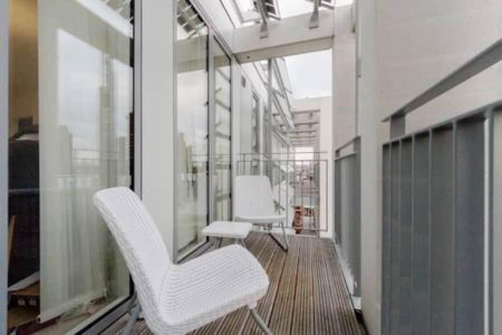 Lux 1-Bed Apt. with Balcony