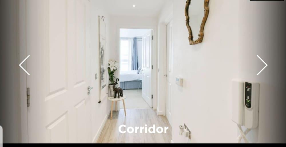 Lux 1-Bed Apt. with Balcony 1