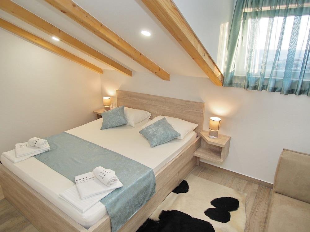 Apartments Sweet Escape 2