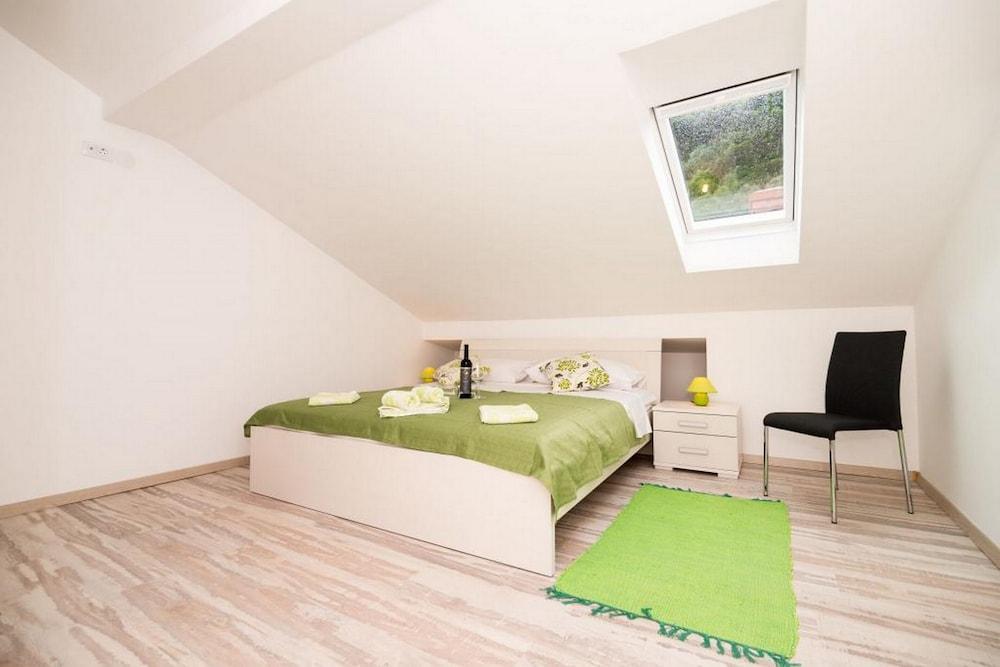 Apartment Marieta 1