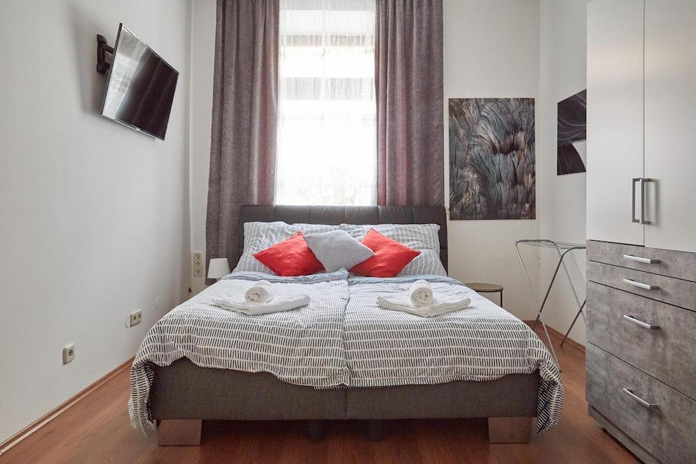 Modern Apartment in the Heart of Vienna 1