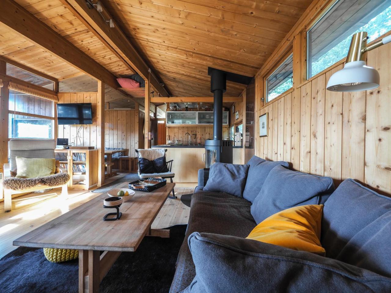 Lovely Cabin in the Capital Area with Hot Tube
