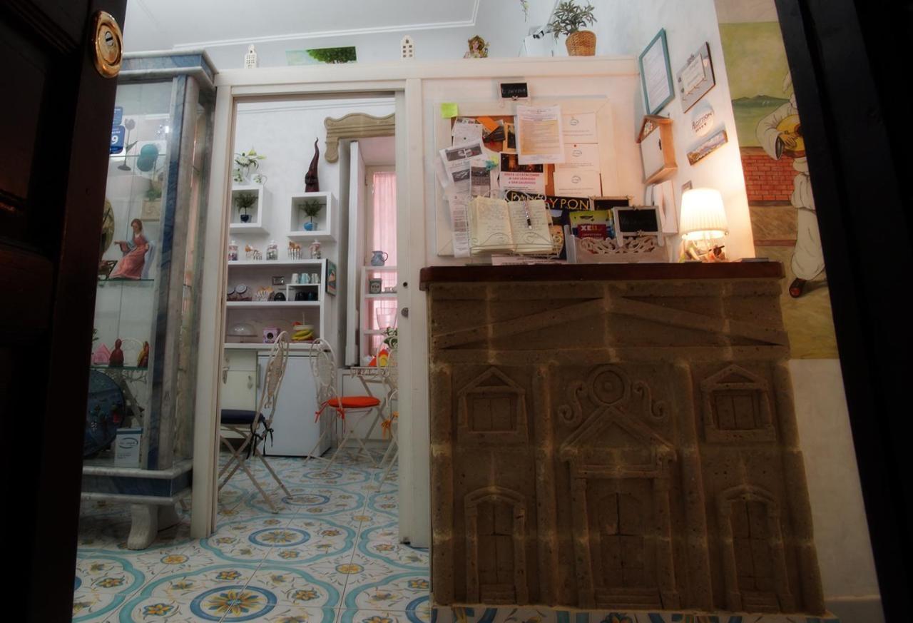 Bed And Breakfast Le Vie di Napoli 2