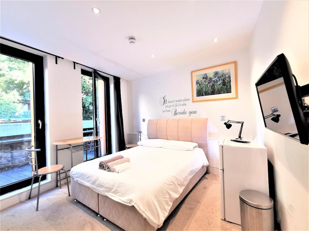 Double Room with Balcony - 3b 2