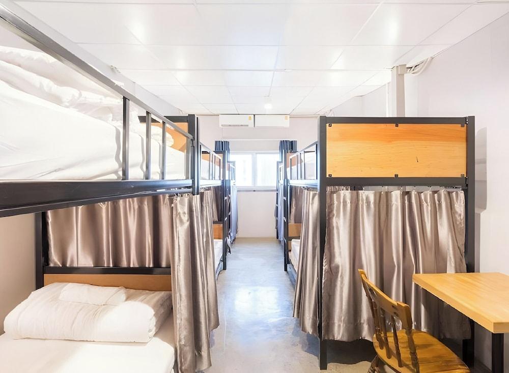 Lemon Siam Hostel by Oyo Rooms 2