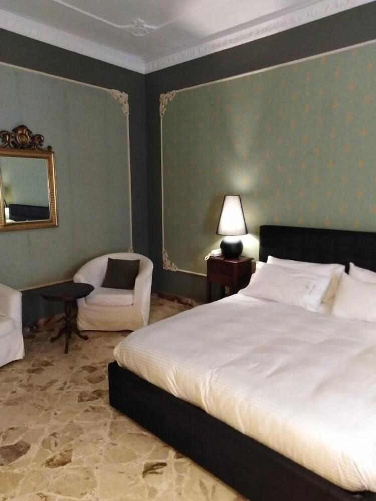 Neathon Rooms 2