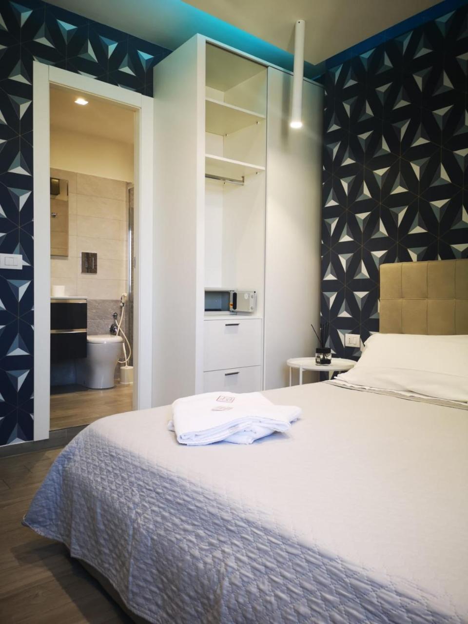 2b Fifteen Floor Suite Napoli