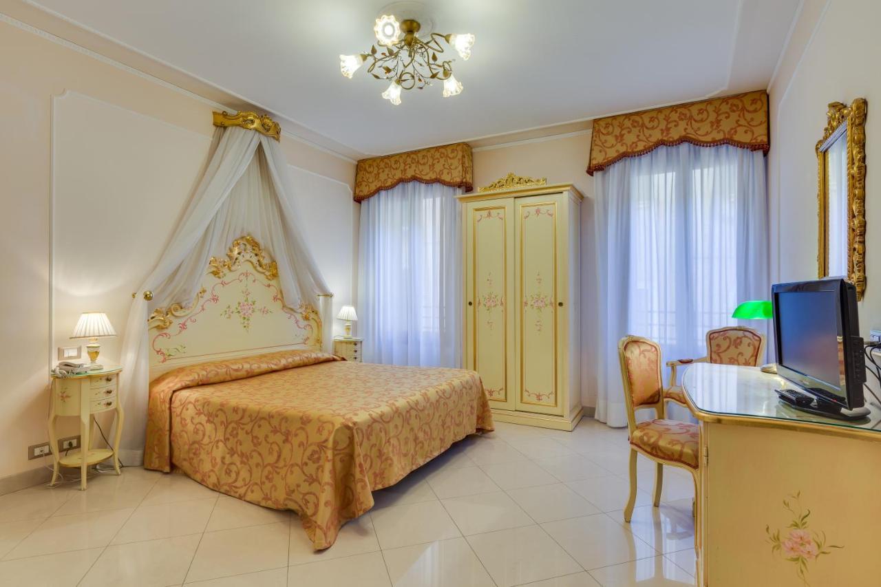 Hotel at Leonard