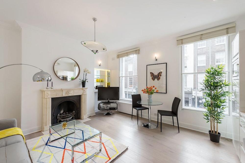 Marylebone - Crawford Street Apartments by Viridian Apartments 1