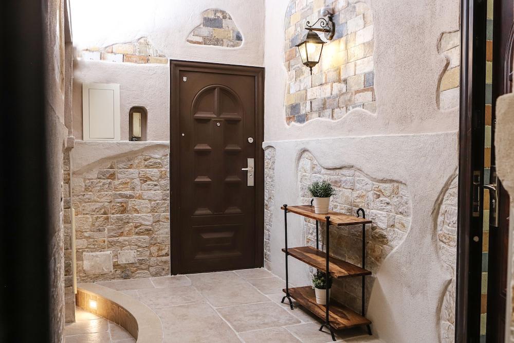 Gelso Apartments And Studio by Wonderful Italy